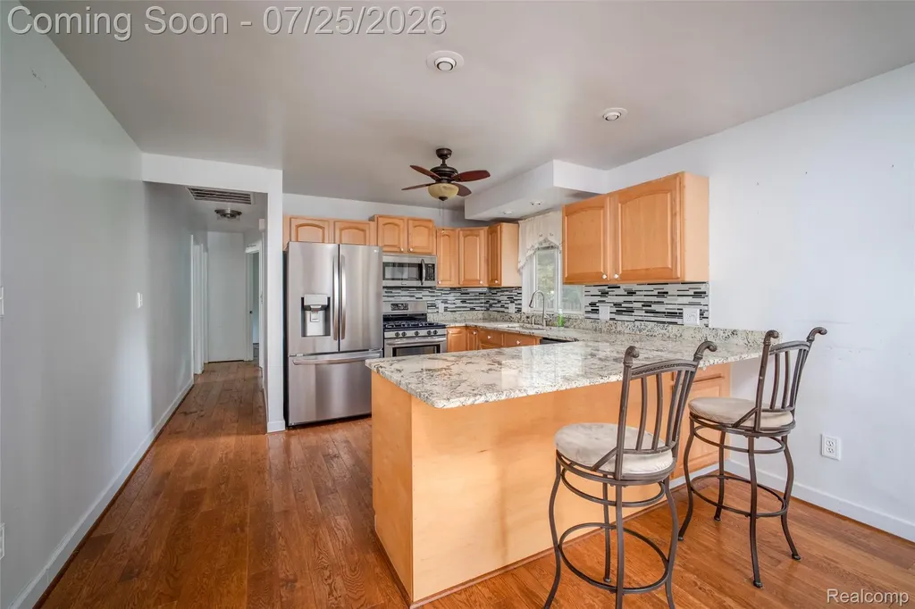 31045 John Hauk Street Garden City City MI 48135