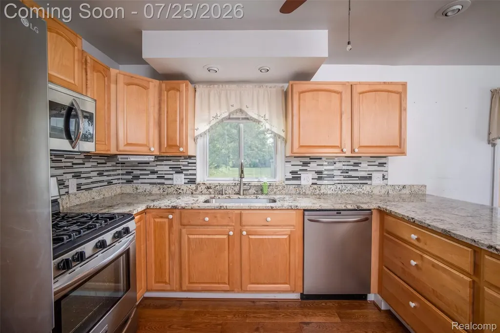 31045 John Hauk Street Garden City City MI 48135