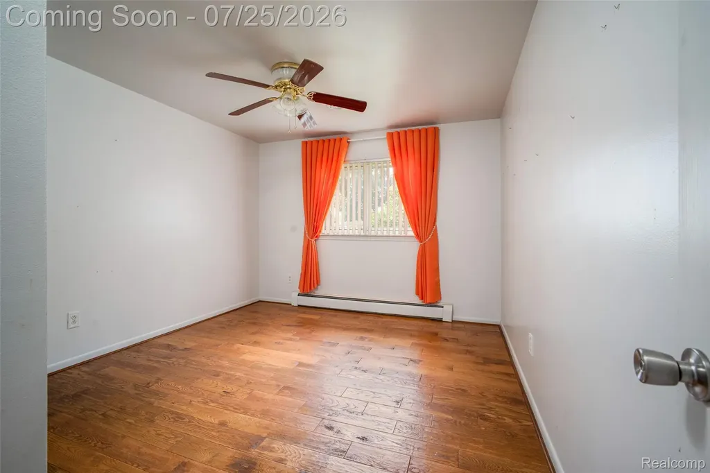 31045 John Hauk Street Garden City City MI 48135