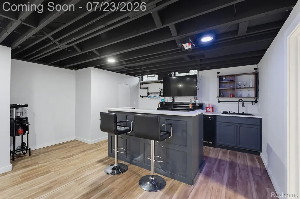 27381 Gail Drive Warren City MI 48093