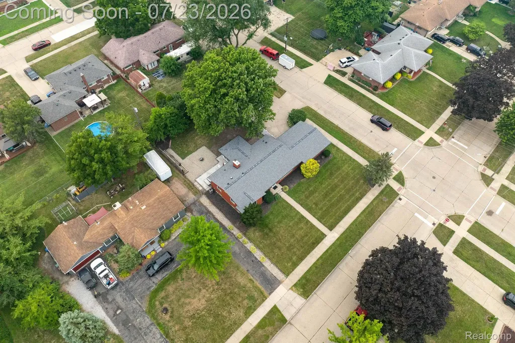 27381 Gail Drive Warren City MI 48093