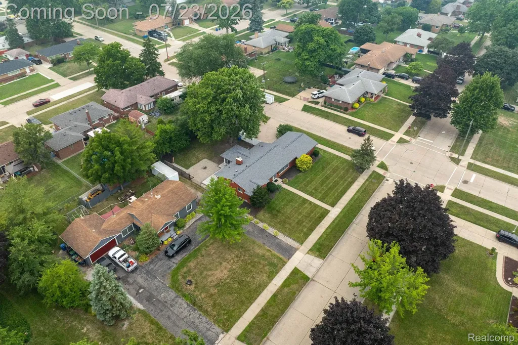 27381 Gail Drive Warren City MI 48093