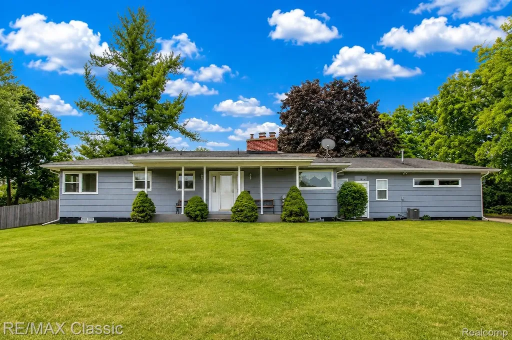 10268 7 Mile Road Salem Township MI 48167