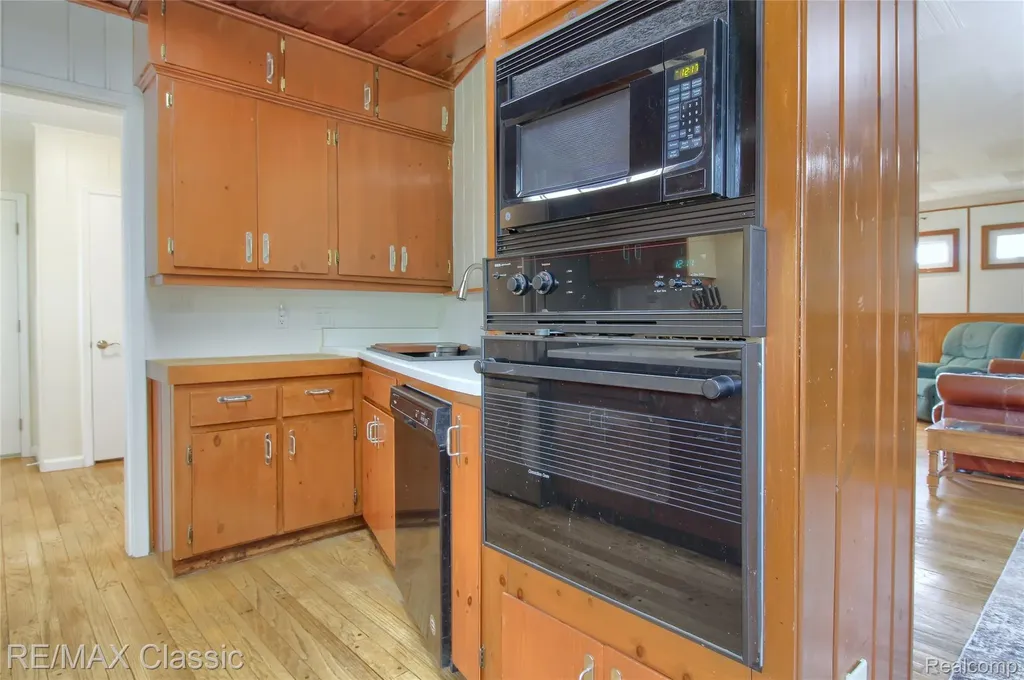 10268 7 Mile Road Salem Township MI 48167