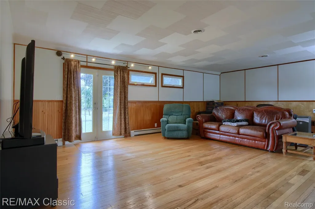 10268 7 Mile Road Salem Township MI 48167