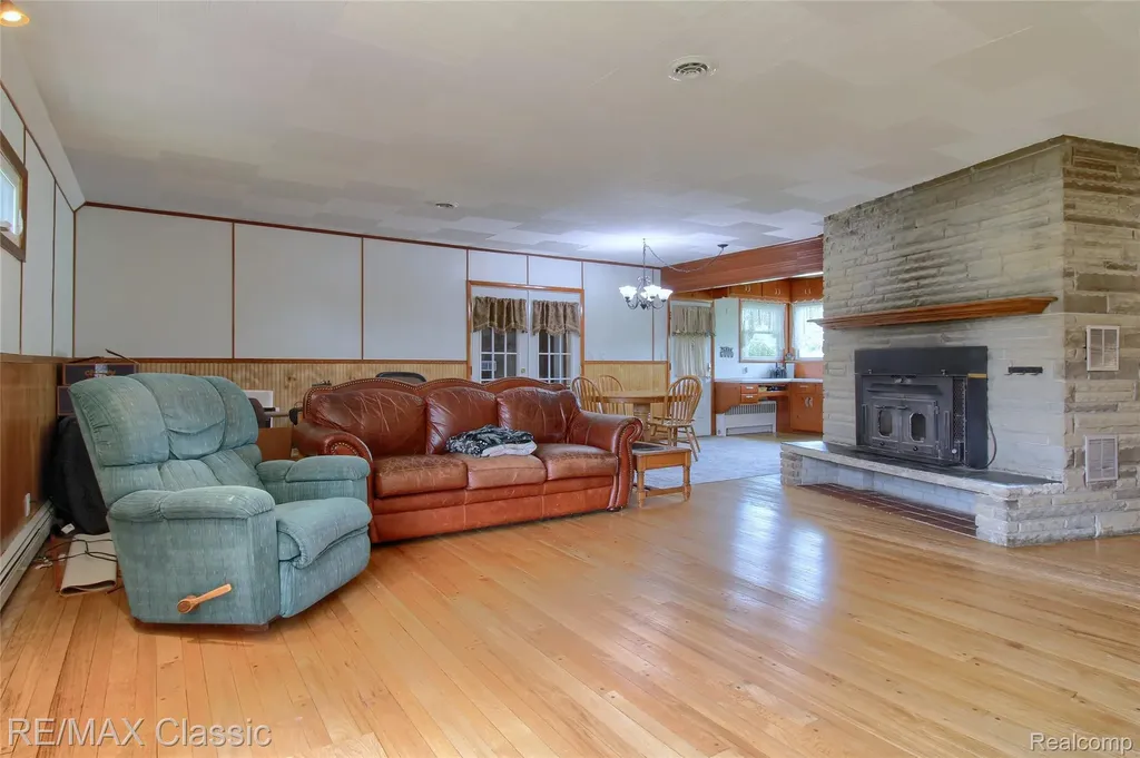 10268 7 Mile Road Salem Township MI 48167