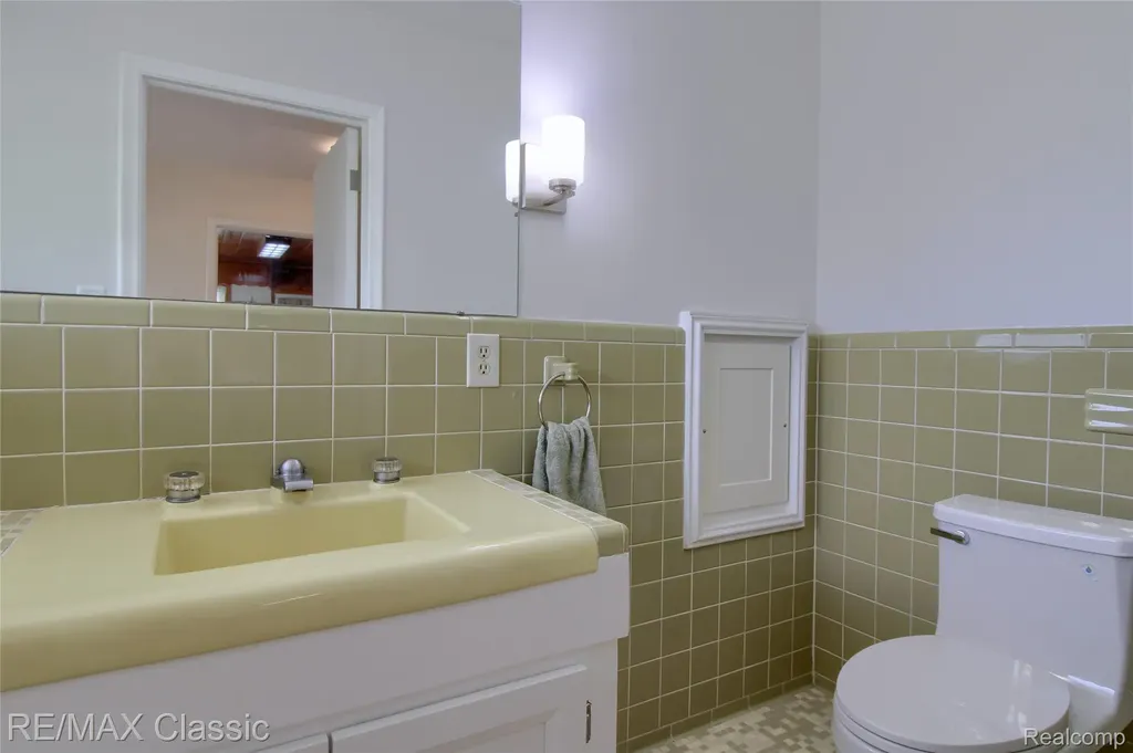 10268 7 Mile Road Salem Township MI 48167
