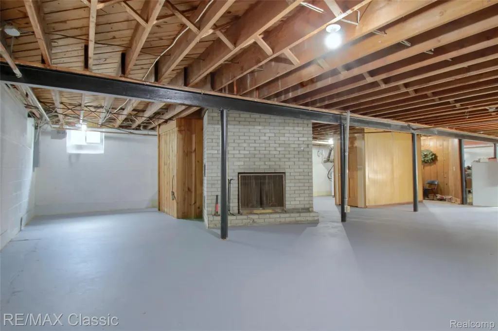 10268 7 Mile Road Salem Township MI 48167