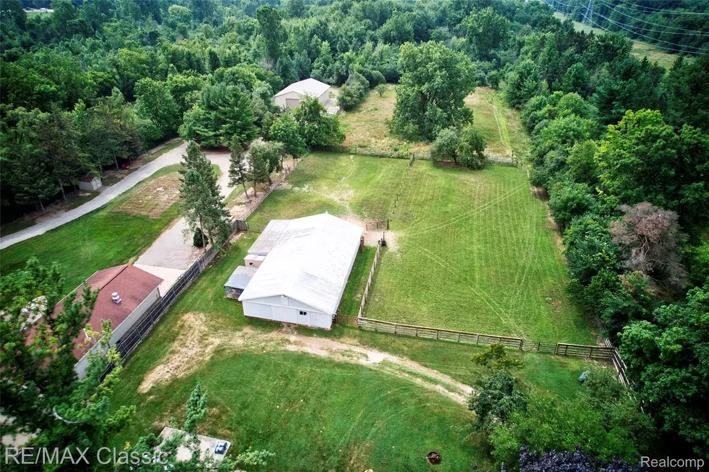 10268 7 Mile Road Salem Township MI 48167