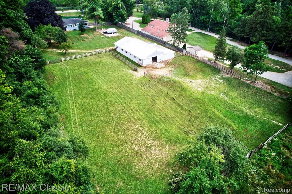 10268 7 Mile Road Salem Township MI 48167