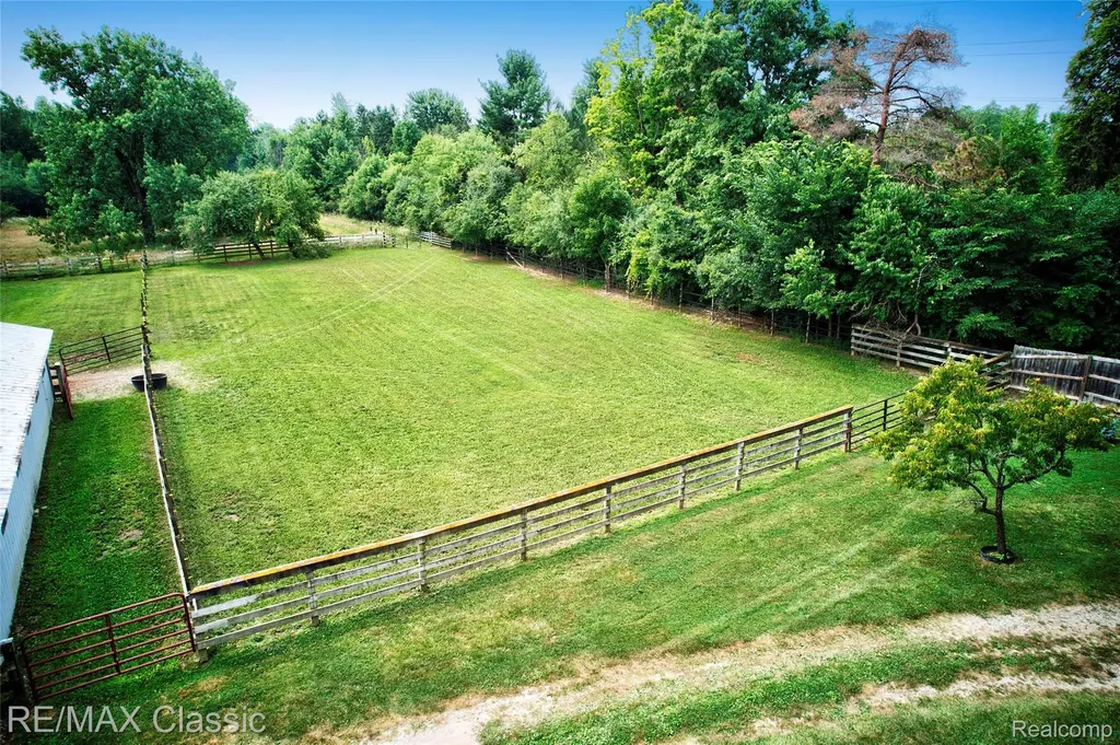 10268 7 Mile Road Salem Township MI 48167