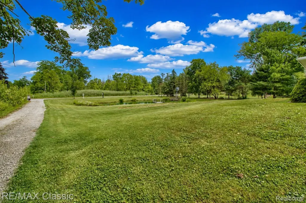 10268 7 Mile Road Salem Township MI 48167
