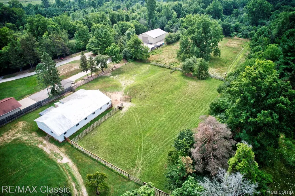 10268 7 Mile Road Salem Township MI 48167