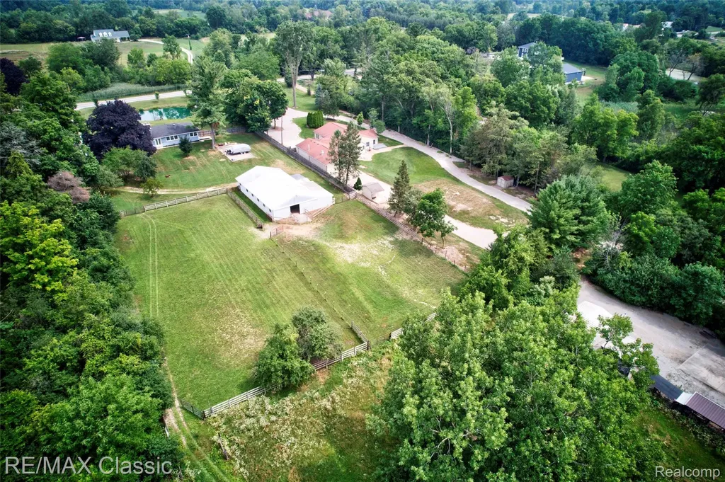 10268 7 Mile Road Salem Township MI 48167