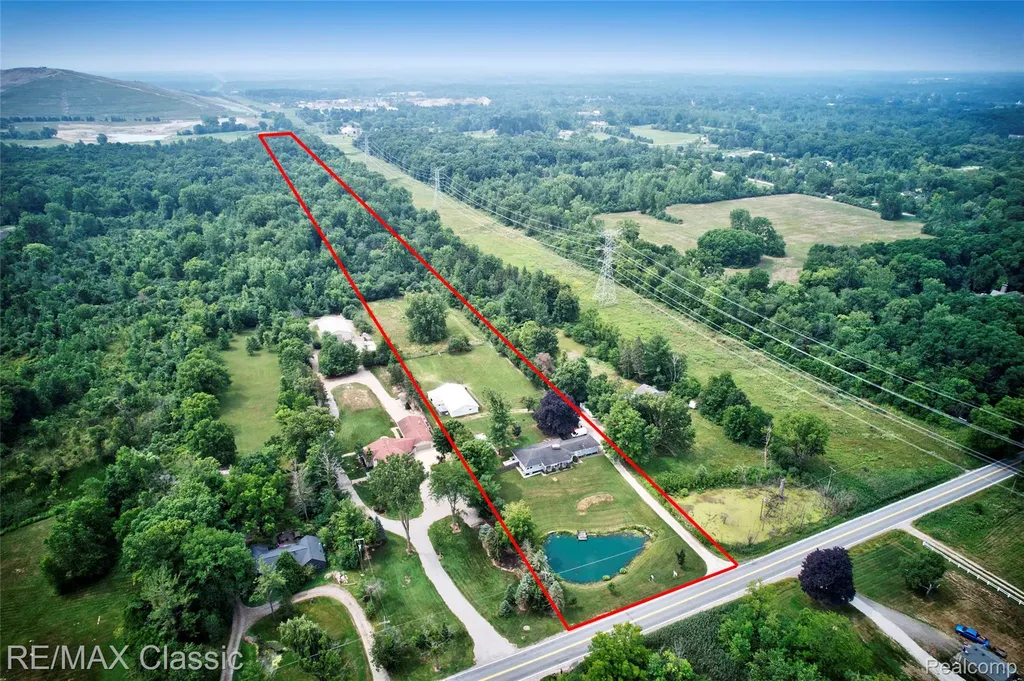 10268 7 Mile Road Salem Township MI 48167