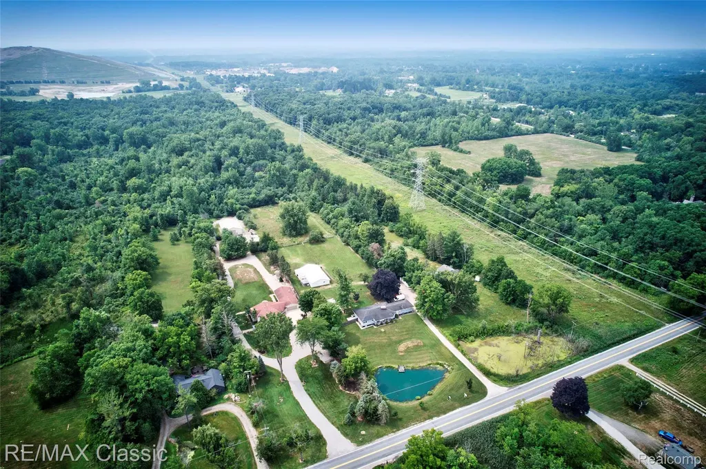 10268 7 Mile Road Salem Township MI 48167