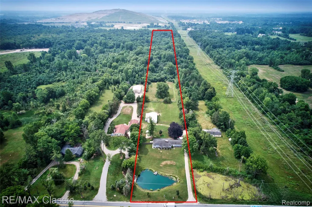 10268 7 Mile Road Salem Township MI 48167