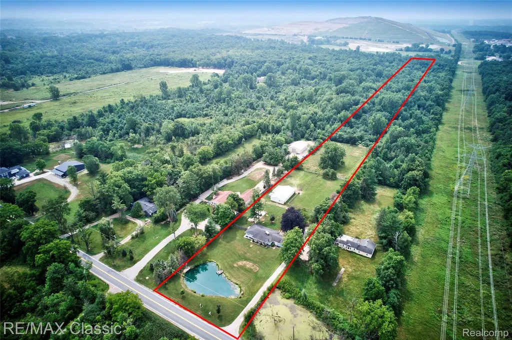 10268 7 Mile Road Salem Township MI 48167