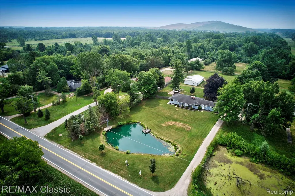10268 7 Mile Road Salem Township MI 48167