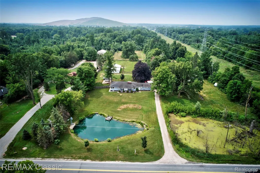 10268 7 Mile Road Salem Township MI 48167