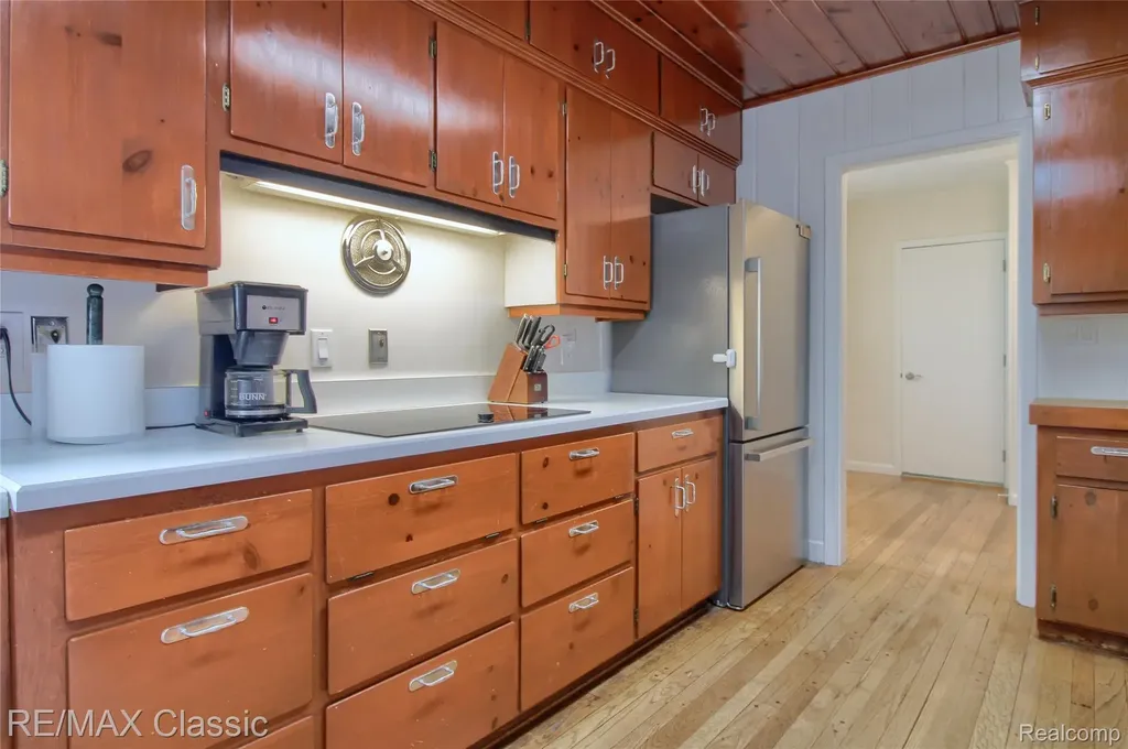 10268 7 Mile Road Salem Township MI 48167