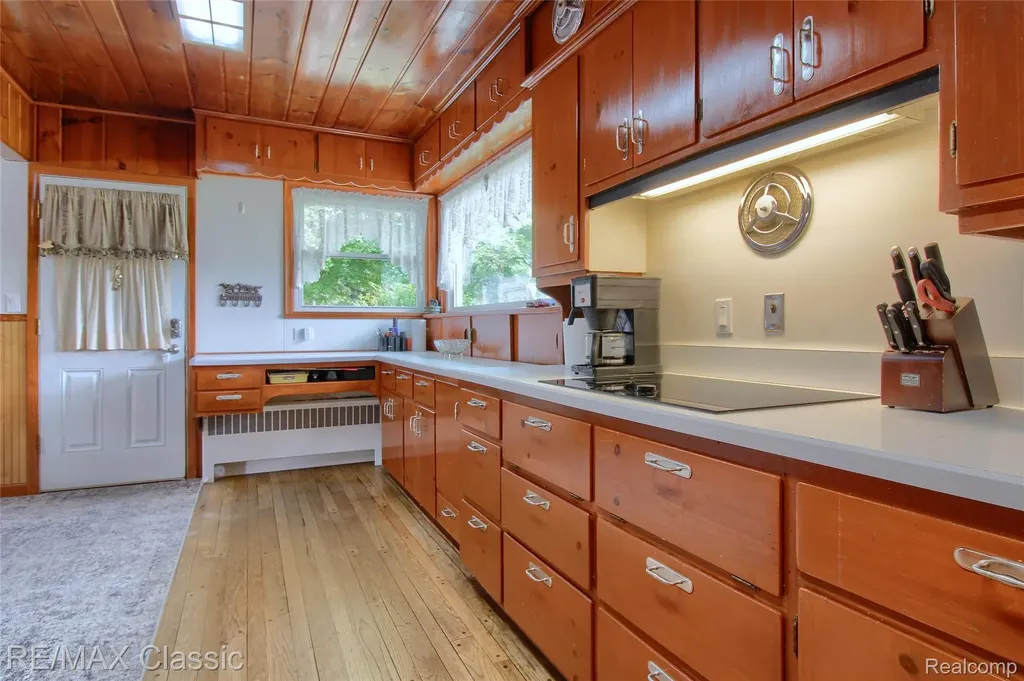 10268 7 Mile Road Salem Township MI 48167
