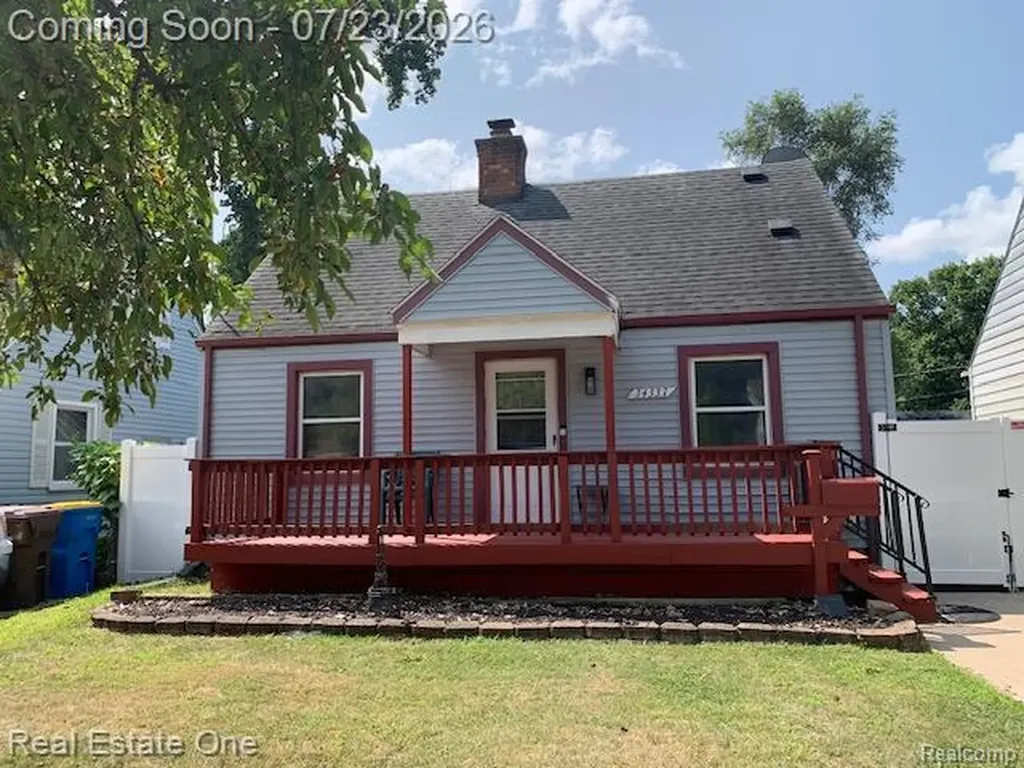 34337 Harroun Street Wayne City MI 48184