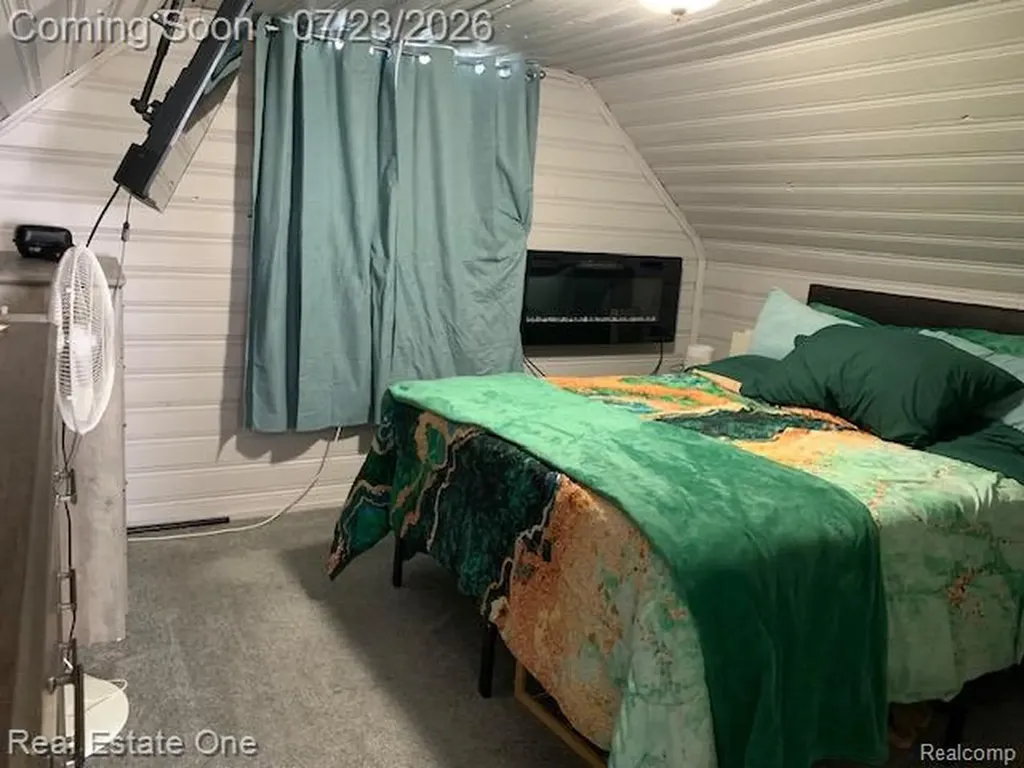 34337 Harroun Street Wayne City MI 48184
