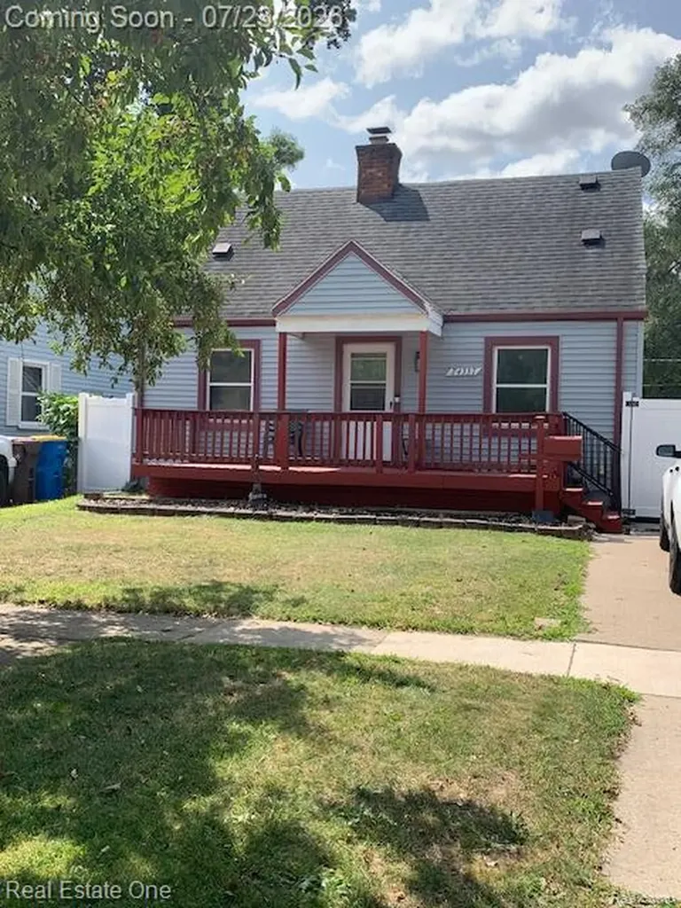 34337 Harroun Street Wayne City MI 48184