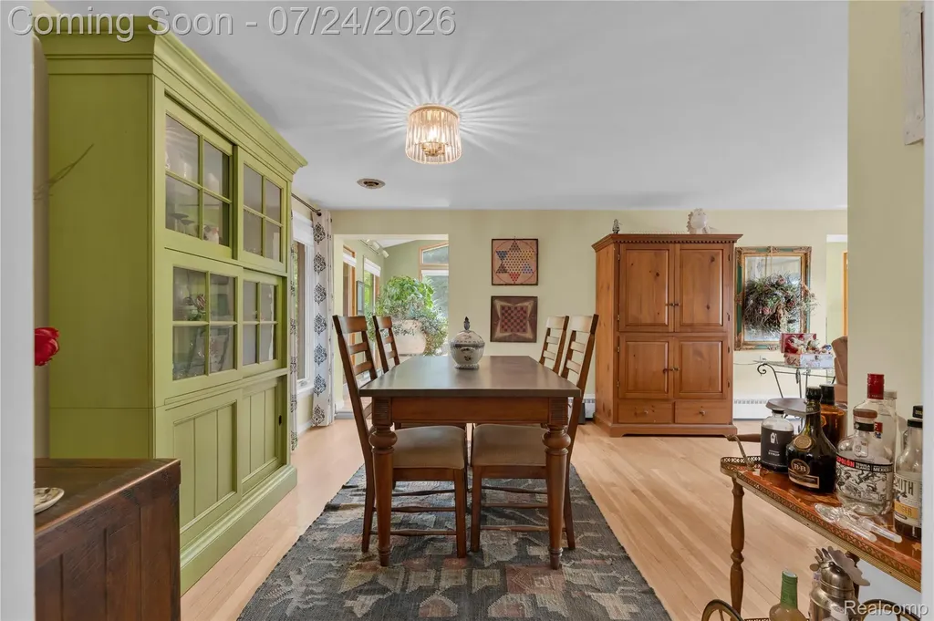304 Oaklane Drive Rochester Hills City MI 48306