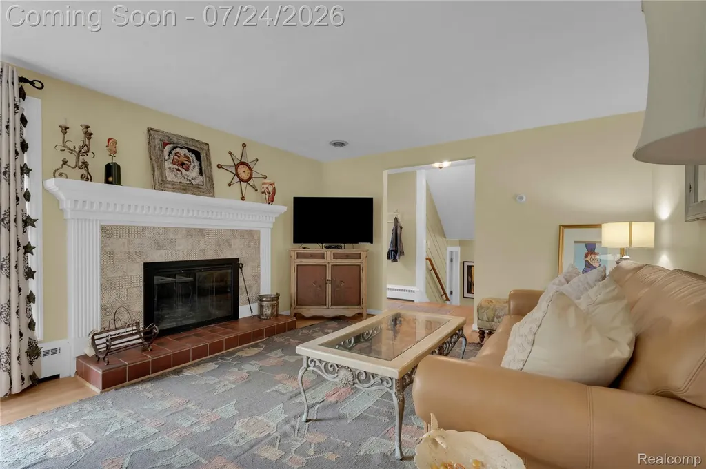 304 Oaklane Drive Rochester Hills City MI 48306