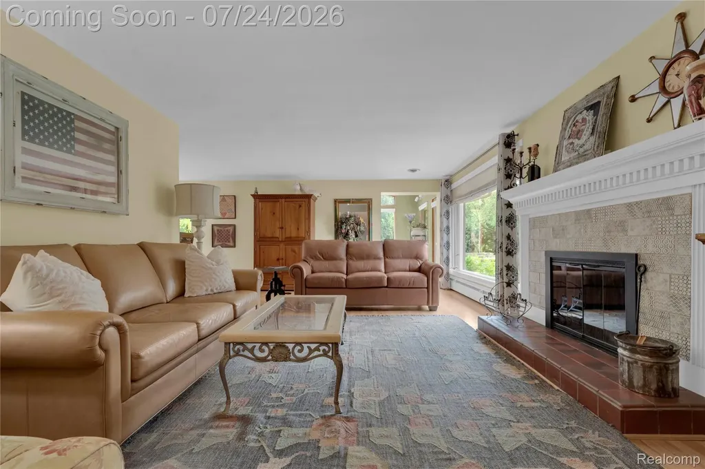 304 Oaklane Drive Rochester Hills City MI 48306