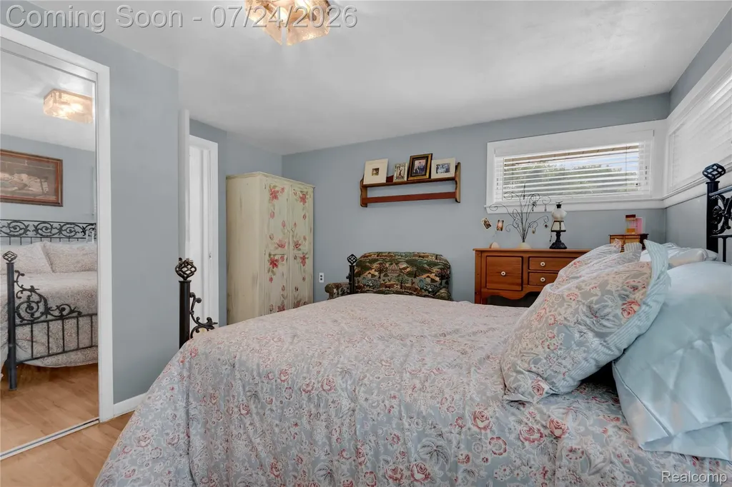 304 Oaklane Drive Rochester Hills City MI 48306