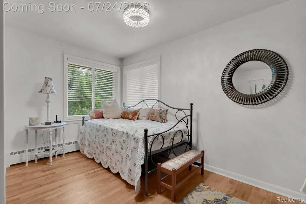 304 Oaklane Drive Rochester Hills City MI 48306