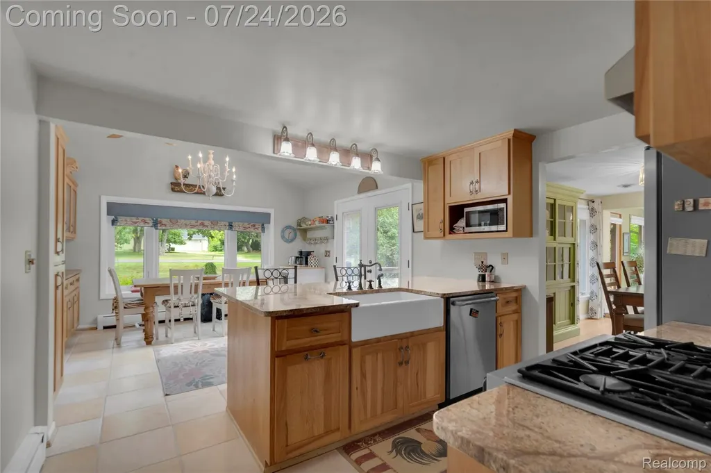 304 Oaklane Drive Rochester Hills City MI 48306