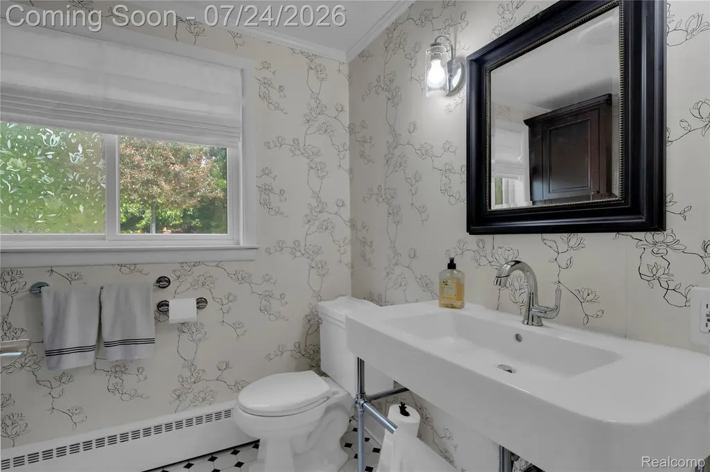 304 Oaklane Drive Rochester Hills City MI 48306