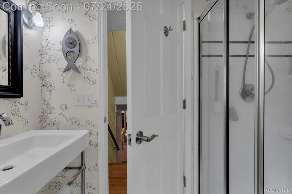 304 Oaklane Drive Rochester Hills City MI 48306