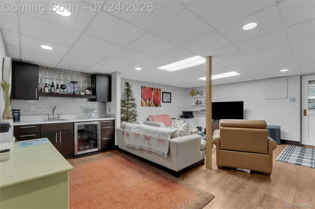 304 Oaklane Drive Rochester Hills City MI 48306