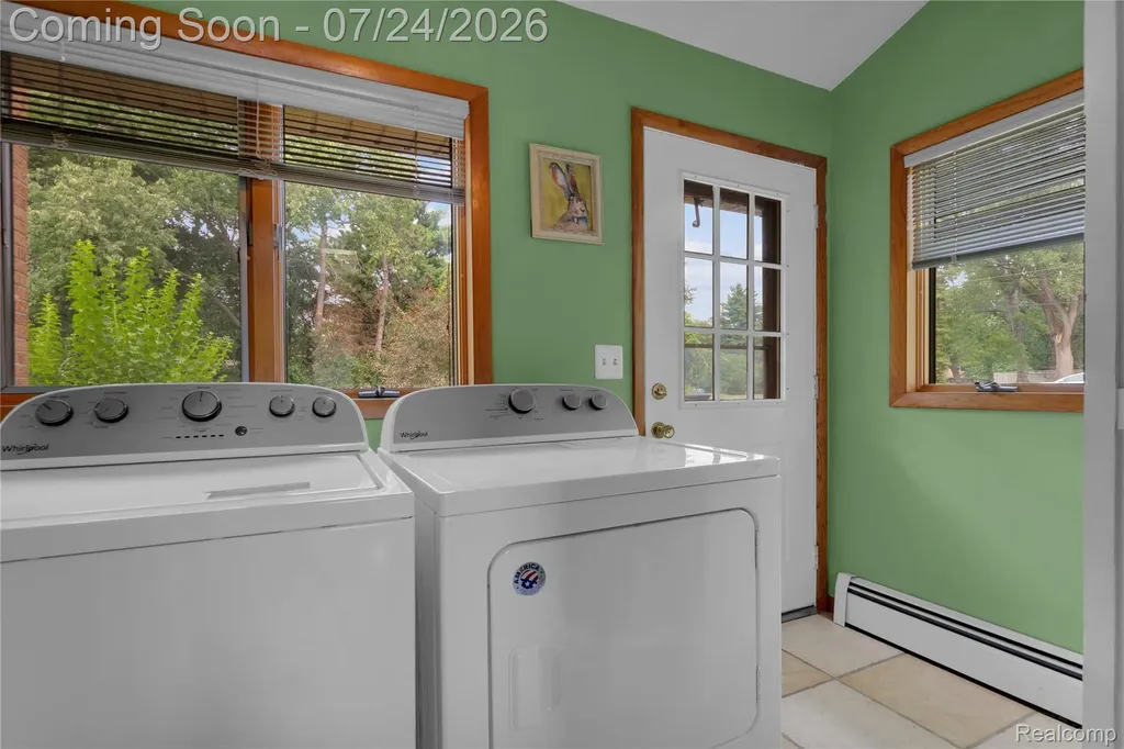 304 Oaklane Drive Rochester Hills City MI 48306