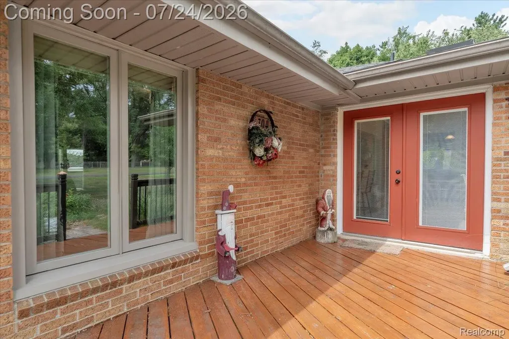 304 Oaklane Drive Rochester Hills City MI 48306