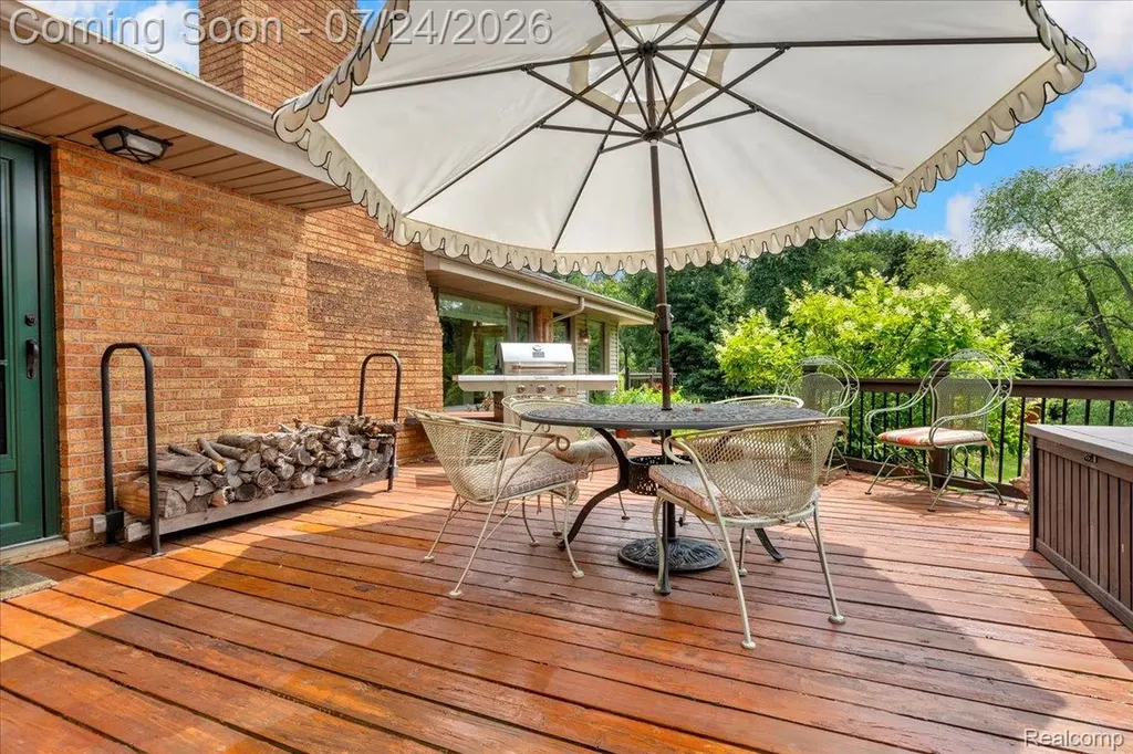 304 Oaklane Drive Rochester Hills City MI 48306