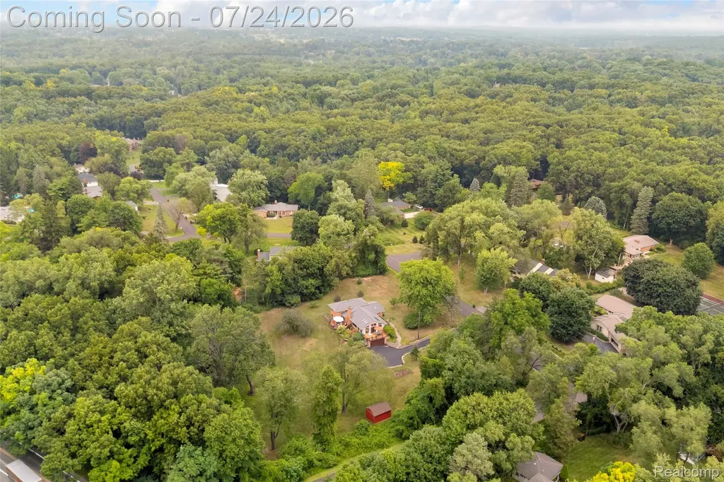 304 Oaklane Drive Rochester Hills City MI 48306