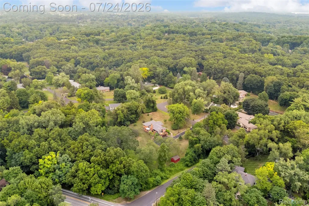 304 Oaklane Drive Rochester Hills City MI 48306