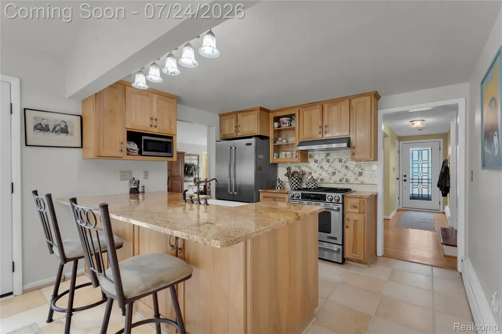 304 Oaklane Drive Rochester Hills City MI 48306
