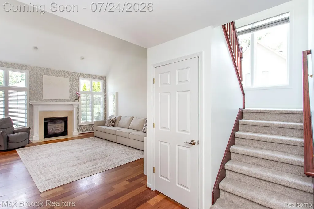 13358 Ludlow Avenue Huntington Woods City MI 48070