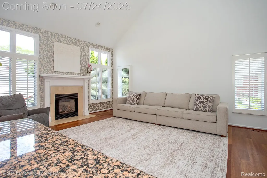 13358 Ludlow Avenue Huntington Woods City MI 48070