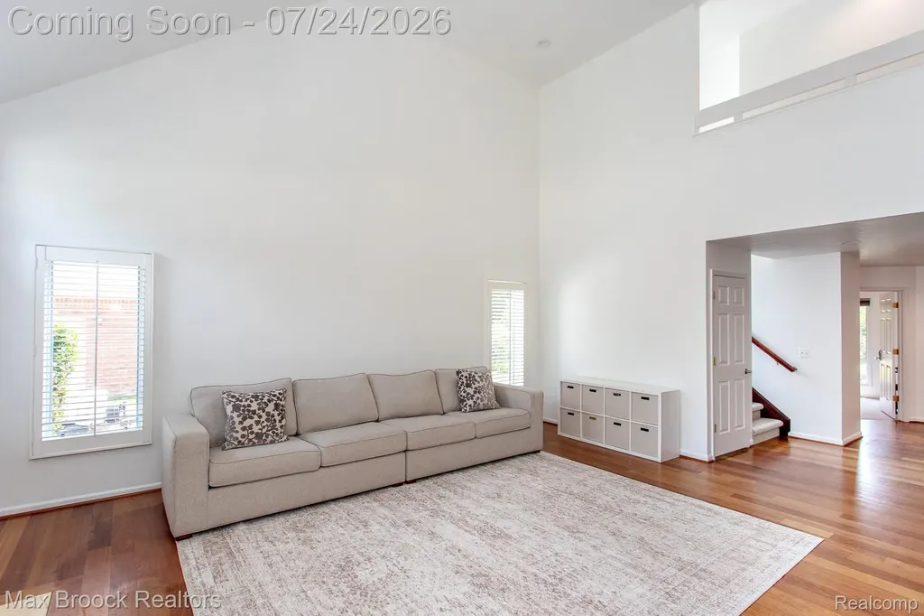 13358 Ludlow Avenue Huntington Woods City MI 48070