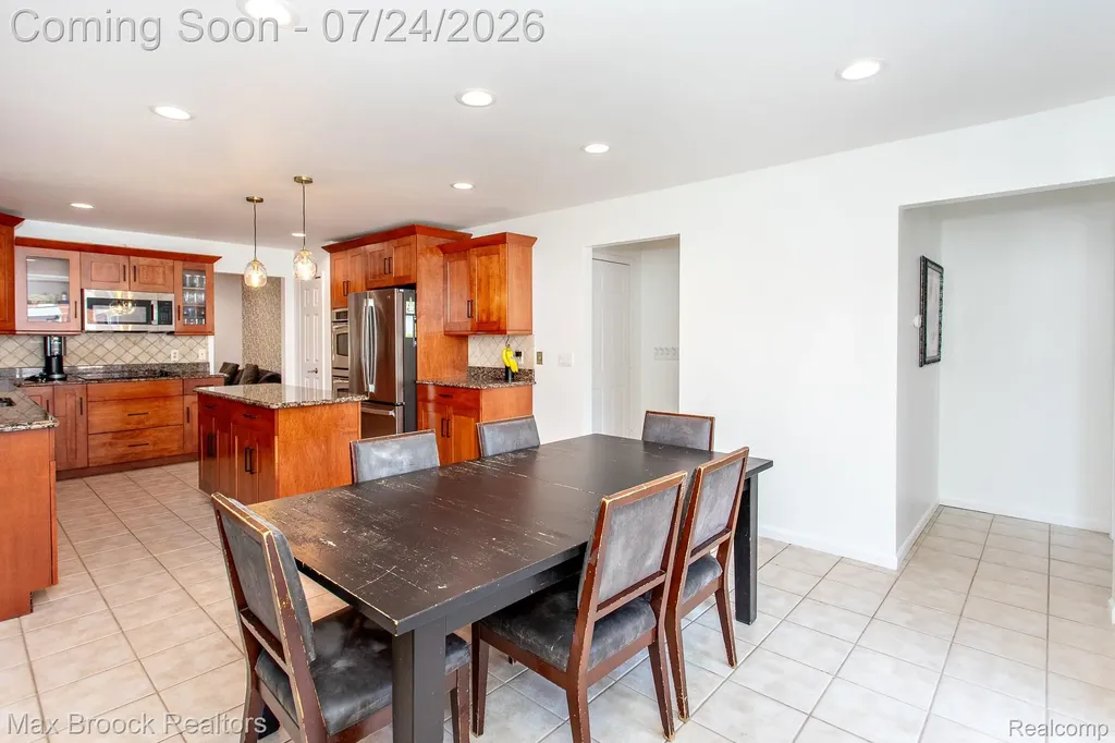 13358 Ludlow Avenue Huntington Woods City MI 48070