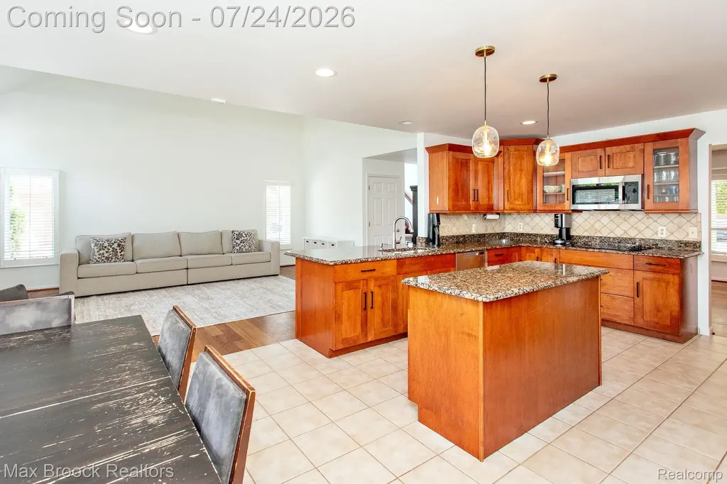13358 Ludlow Avenue Huntington Woods City MI 48070