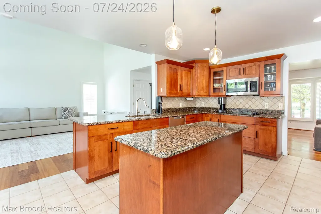 13358 Ludlow Avenue Huntington Woods City MI 48070